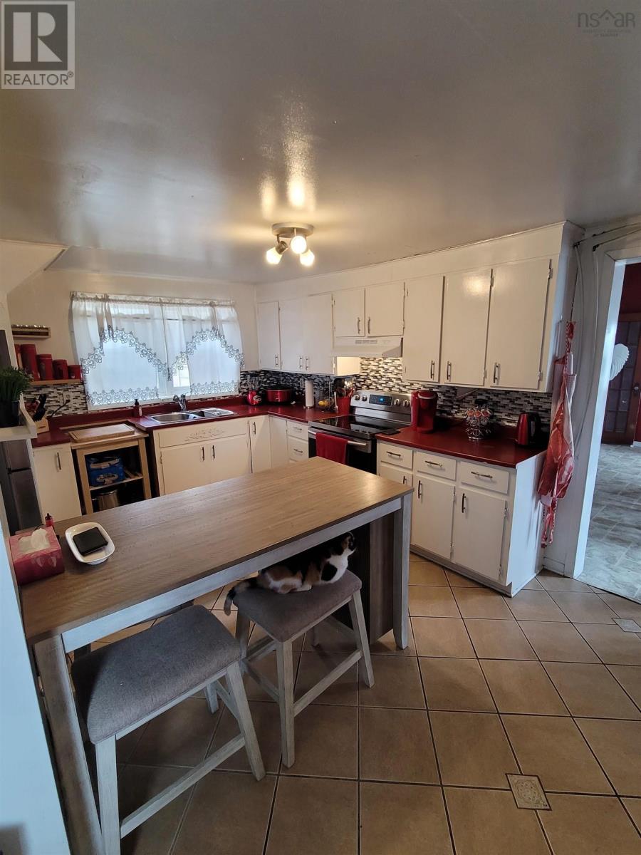 322 King Edward Street, Glace Bay, Nova Scotia  B1A 3W3 - Photo 4 - 202404733