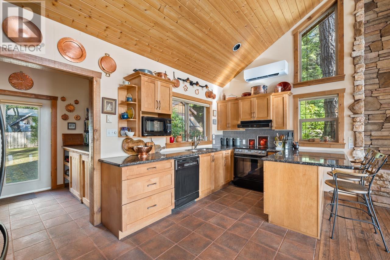 428 Bradbury Road, Gambier Island, British Columbia  V0N 1V8 - Photo 9 - R2860069