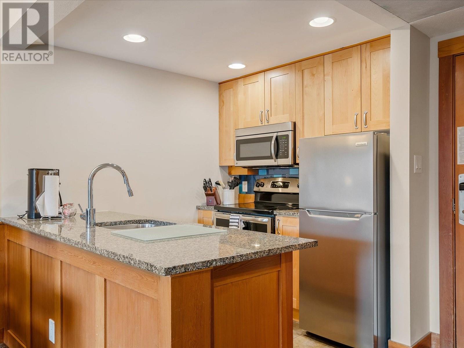 327c 2036 London Lane, Whistler, British Columbia  V8E 0N7 - Photo 4 - R2860072