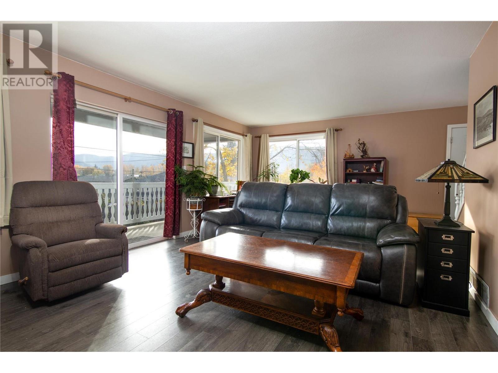 2121 Miller Street Lumby Photo 4