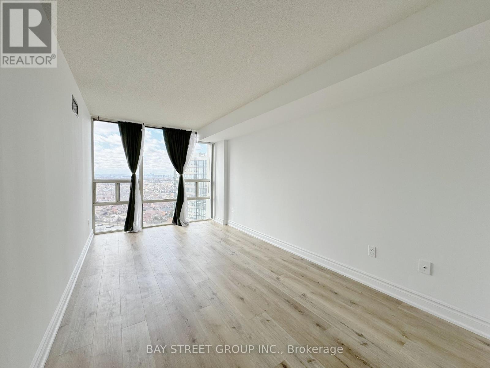 1810 - 330 Rathburn Road W, Mississauga, Ontario  L5B 3Y1 - Photo 21 - W8149012