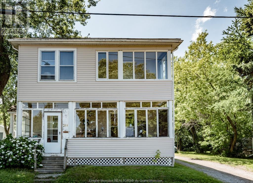 159 York St, Moncton, New Brunswick  E1C 2Z1 - Photo 2 - M158016