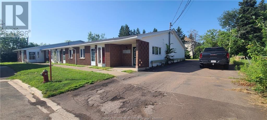 6 Clifton St, Moncton, New Brunswick  E1E 4G9 - Photo 1 - M155650