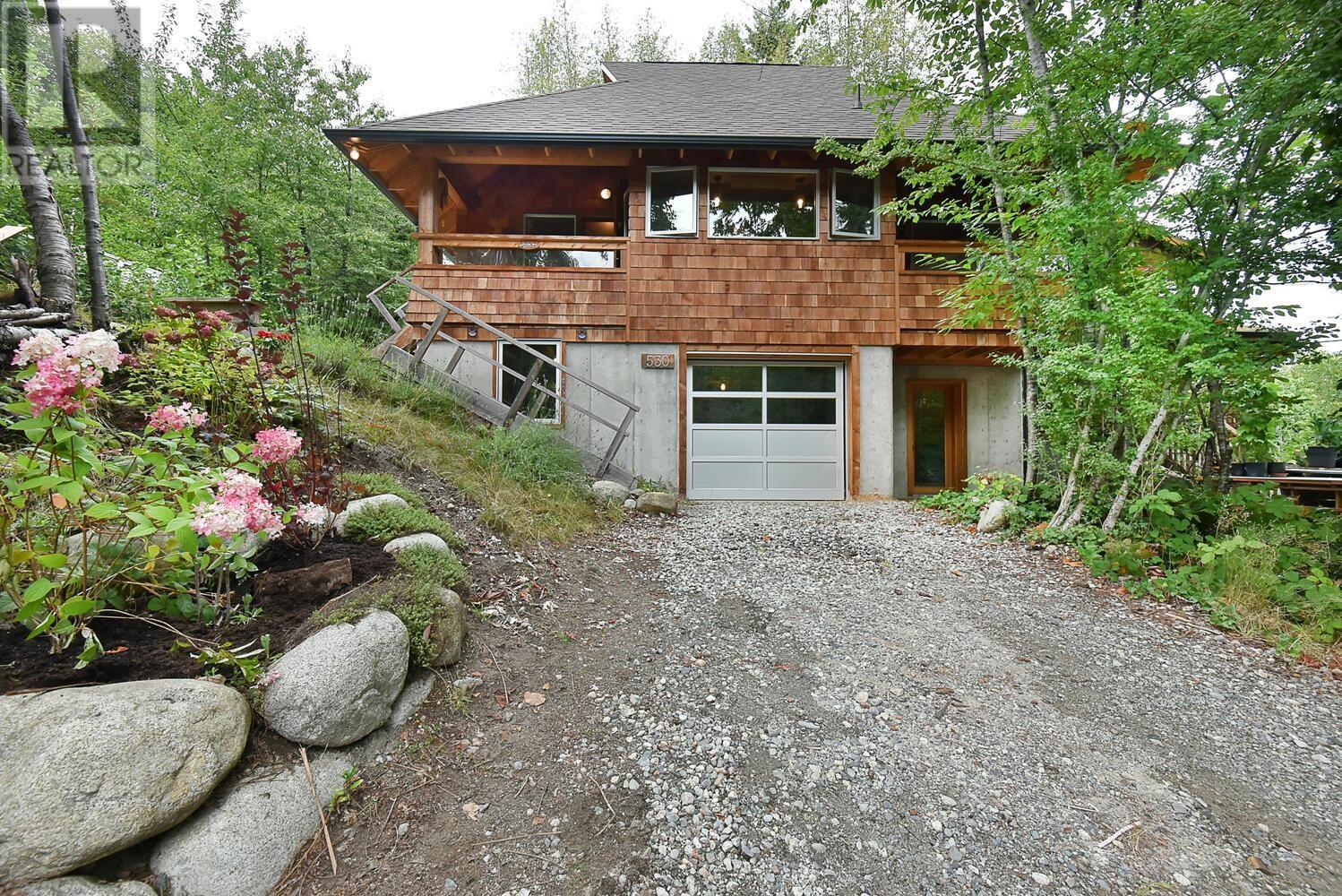 530 HARVEY ROAD, gibsons, British Columbia