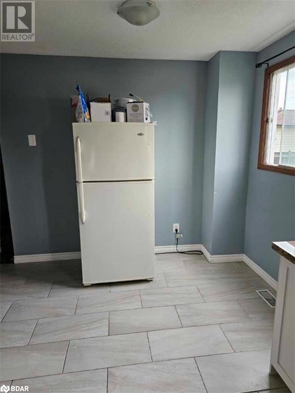 3 Baxter Crescent Unit# Bedroom 1, Thorold, Ontario  L2V 4S1 - Photo 3 - 40555613
