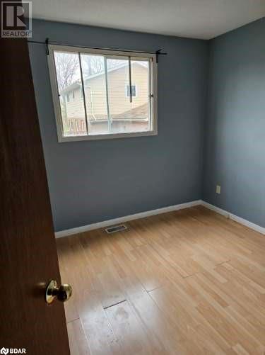 3 Baxter Crescent Unit# Bedroom 1, Thorold, Ontario  L2V 4S1 - Photo 5 - 40555613