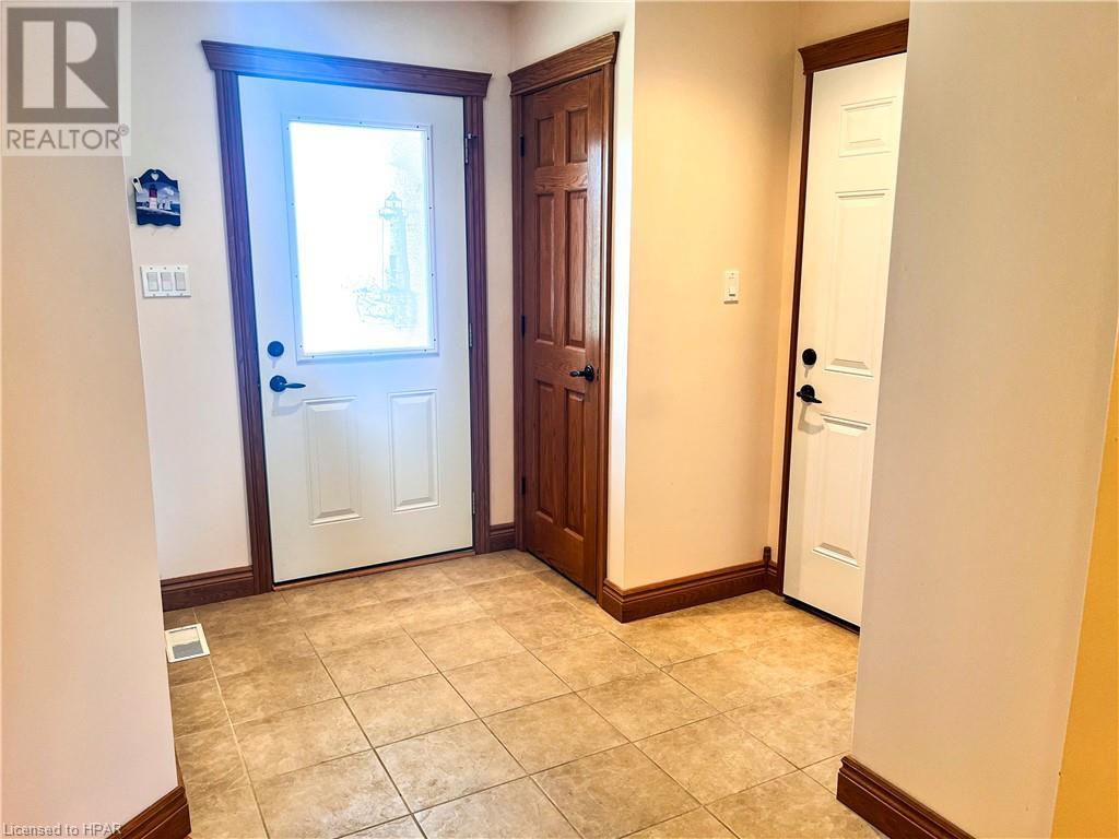 250 Bethune Crescent, Goderich, Ontario N7A 4M6 (26628635) Royal