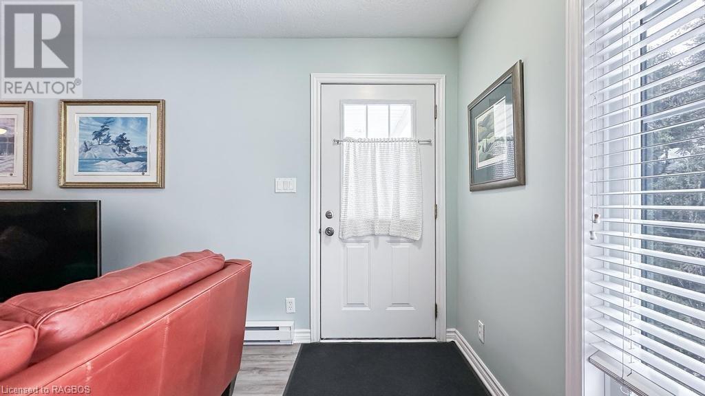 34 Emmerton Place, Huron-Kinloss, Ontario  N2Z 0B3 - Photo 2 - 40534119