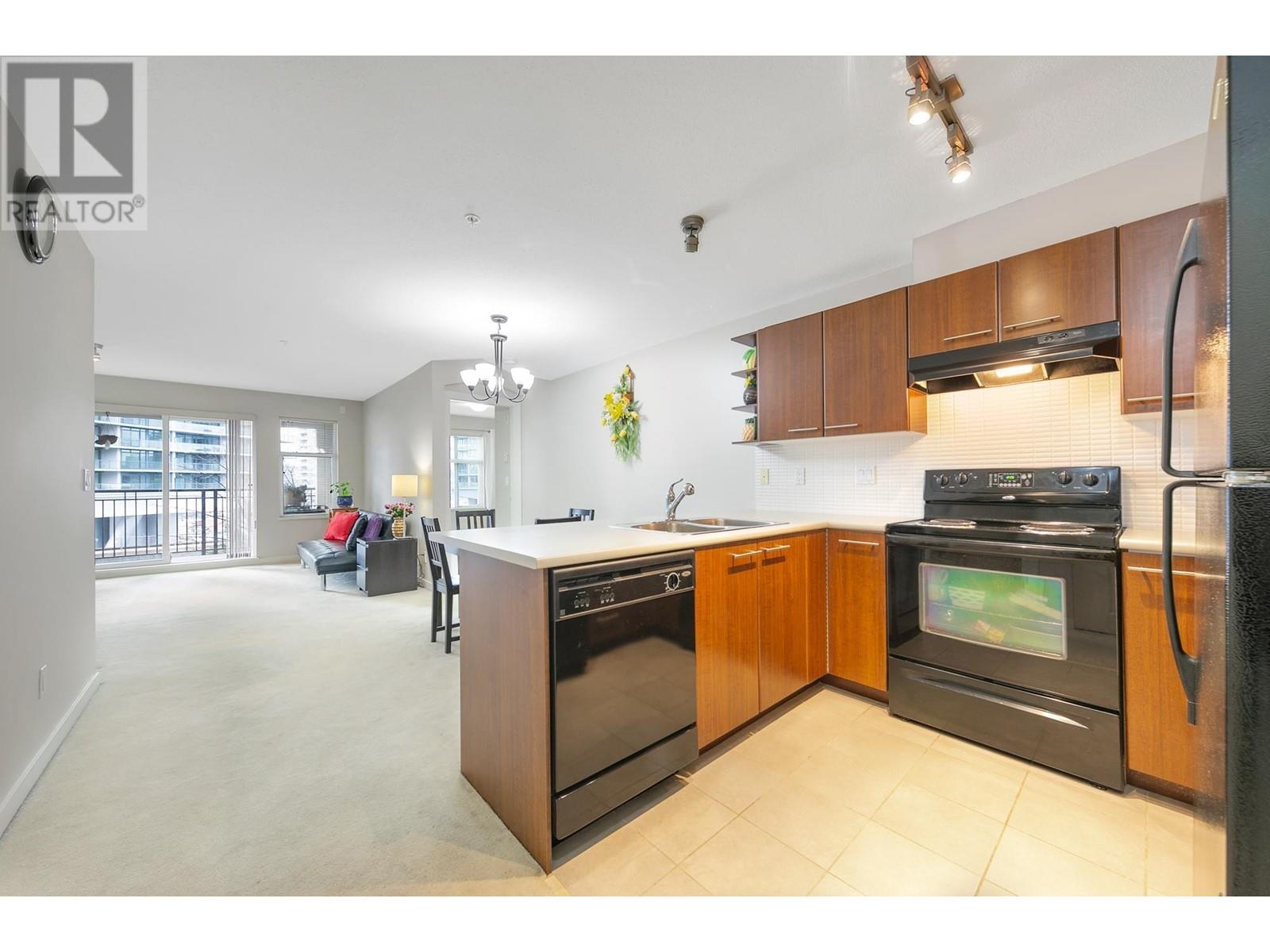 218 4868 Brentwood Drive, Burnaby, British Columbia  V5C 0C2 - Photo 2 - R2860210