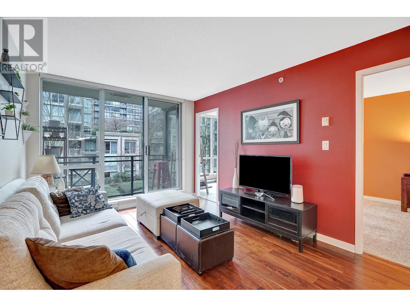 309 1082 Seymour Street, Vancouver, British Columbia  V6B 1X9 - Photo 1 - R2860234
