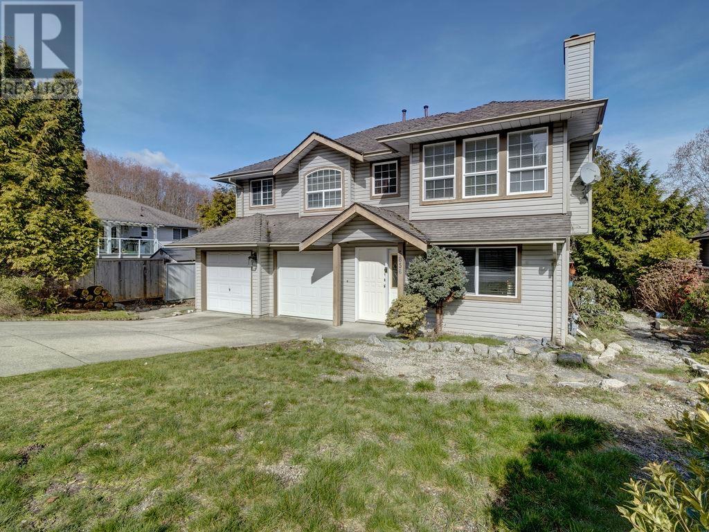 5856 Trail Avenue, Sechelt, British Columbia  V7Z 0R4 - Photo 1 - R2860161