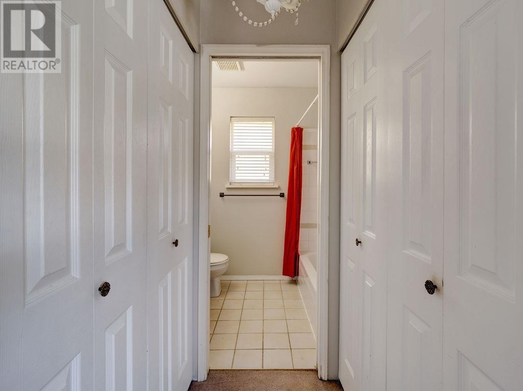 5856 Trail Avenue, Sechelt, British Columbia  V7Z 0R4 - Photo 16 - R2860161