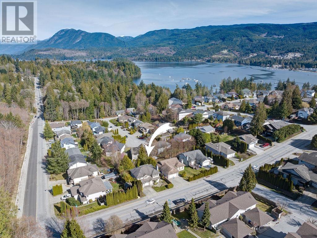 5856 Trail Avenue, Sechelt, British Columbia  V7Z 0R4 - Photo 33 - R2860161
