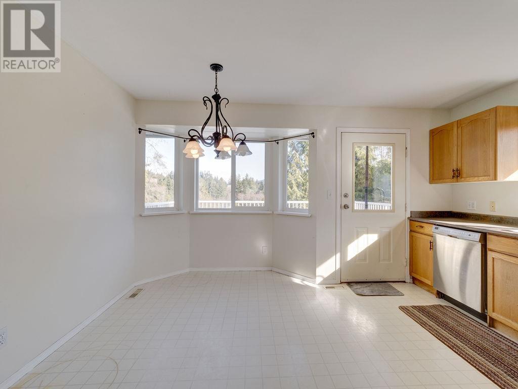 5856 Trail Avenue, Sechelt, British Columbia  V7Z 0R4 - Photo 7 - R2860161
