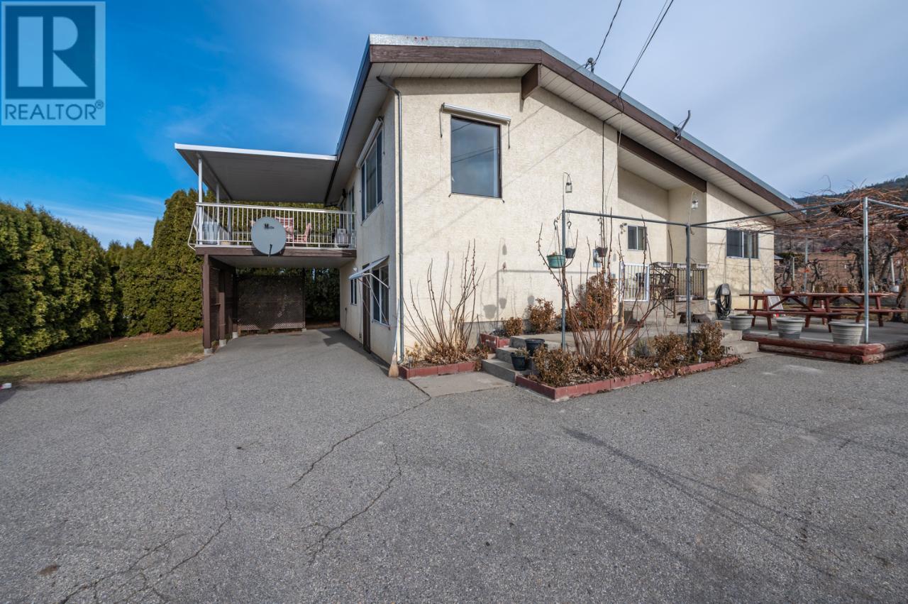 1021 FLEET Road Penticton