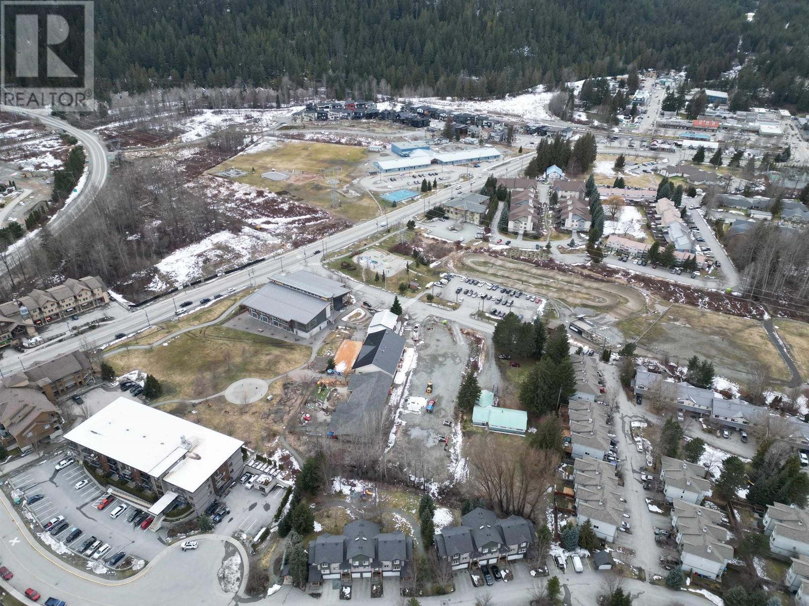 7398 Cottonwood Road, Pemberton, British Columbia  V0N 2L0 - Photo 4 - R2860012