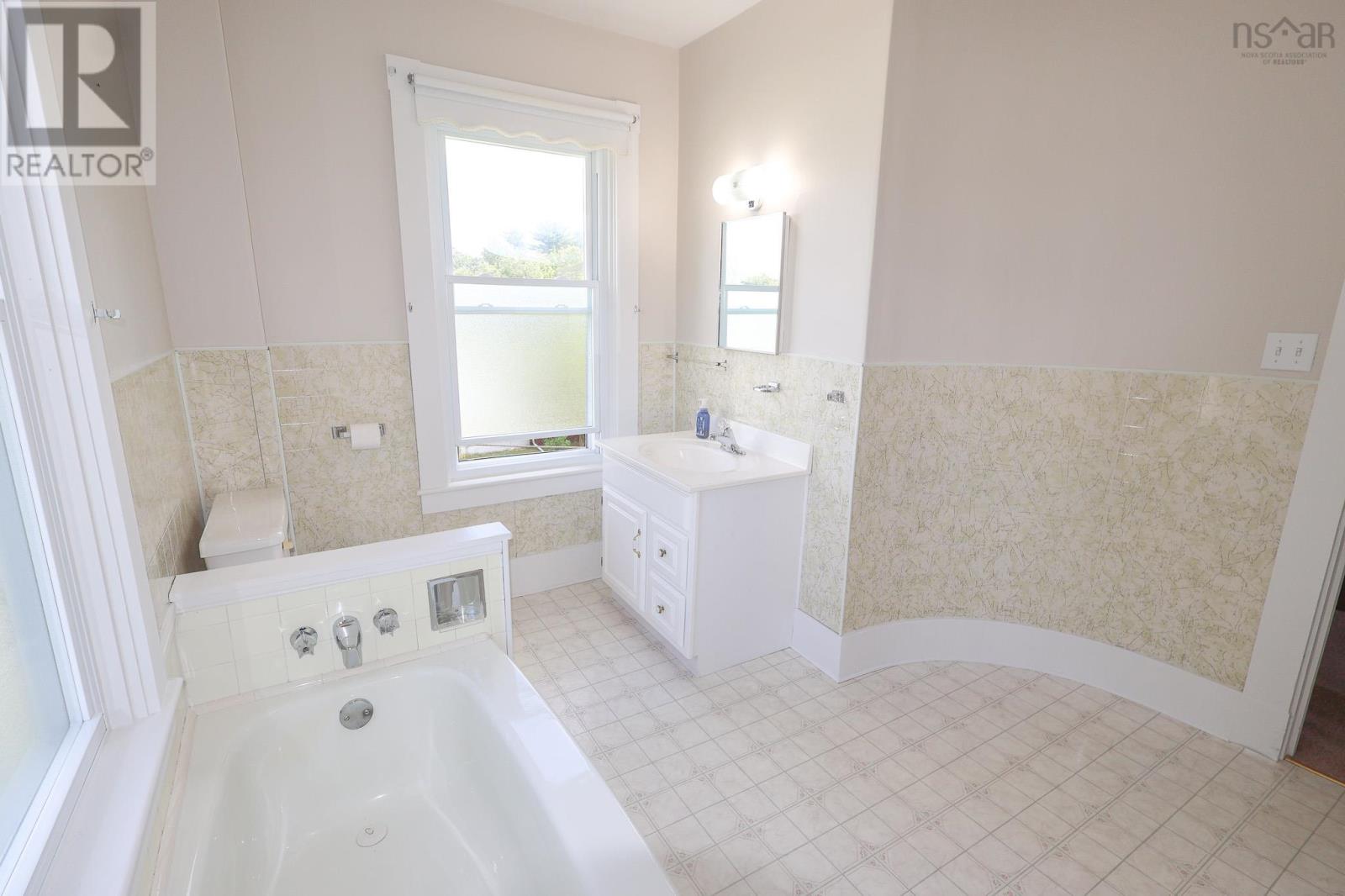 89 Clairmont Street, Mahone Bay, Nova Scotia  B0J 2E0 - Photo 24 - 202404835