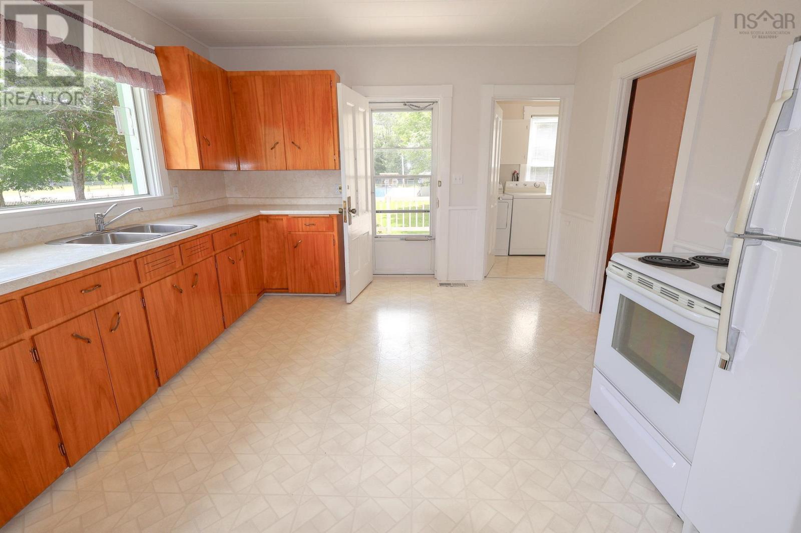89 Clairmont Street, Mahone Bay, Nova Scotia  B0J 2E0 - Photo 6 - 202404835