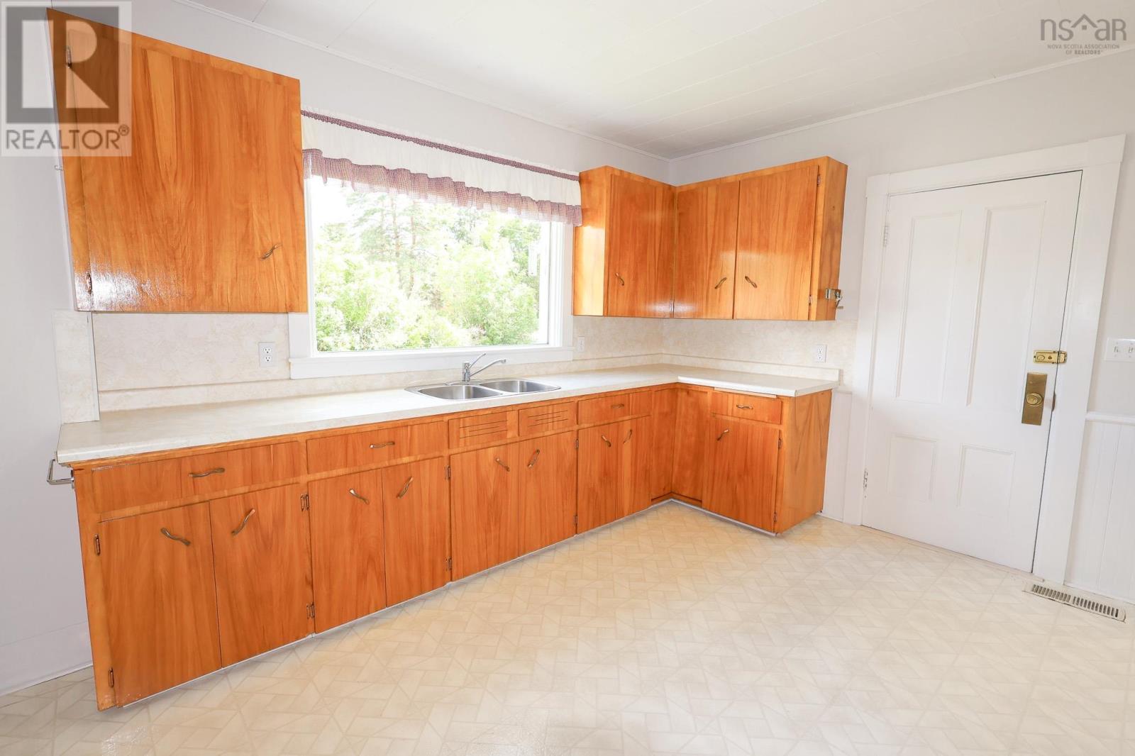 89 Clairmont Street, Mahone Bay, Nova Scotia  B0J 2E0 - Photo 8 - 202404835