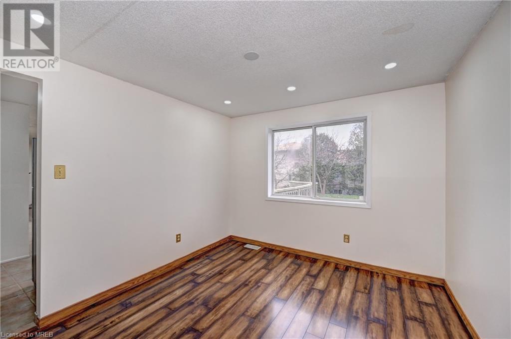 586 Champlain Boulevard, Cambridge, Ontario  N1R 7Z4 - Photo 11 - 40555801