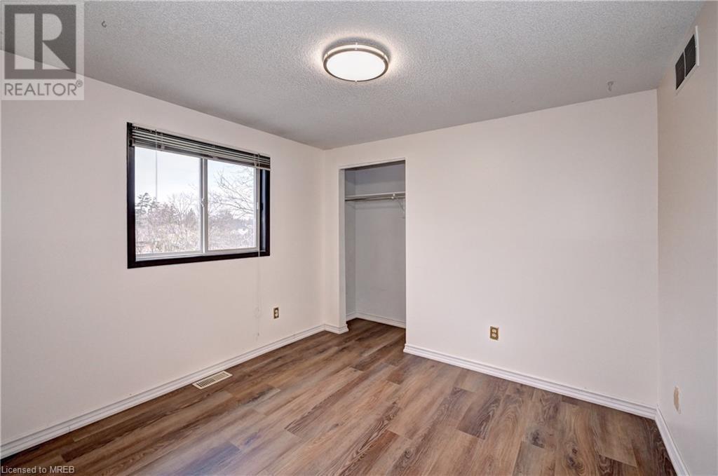 586 Champlain Boulevard, Cambridge, Ontario  N1R 7Z4 - Photo 35 - 40555801