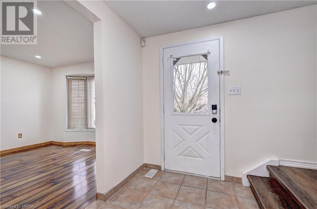 586 Champlain Boulevard, Cambridge, Ontario  N1R 7Z4 - Photo 5 - 40555801