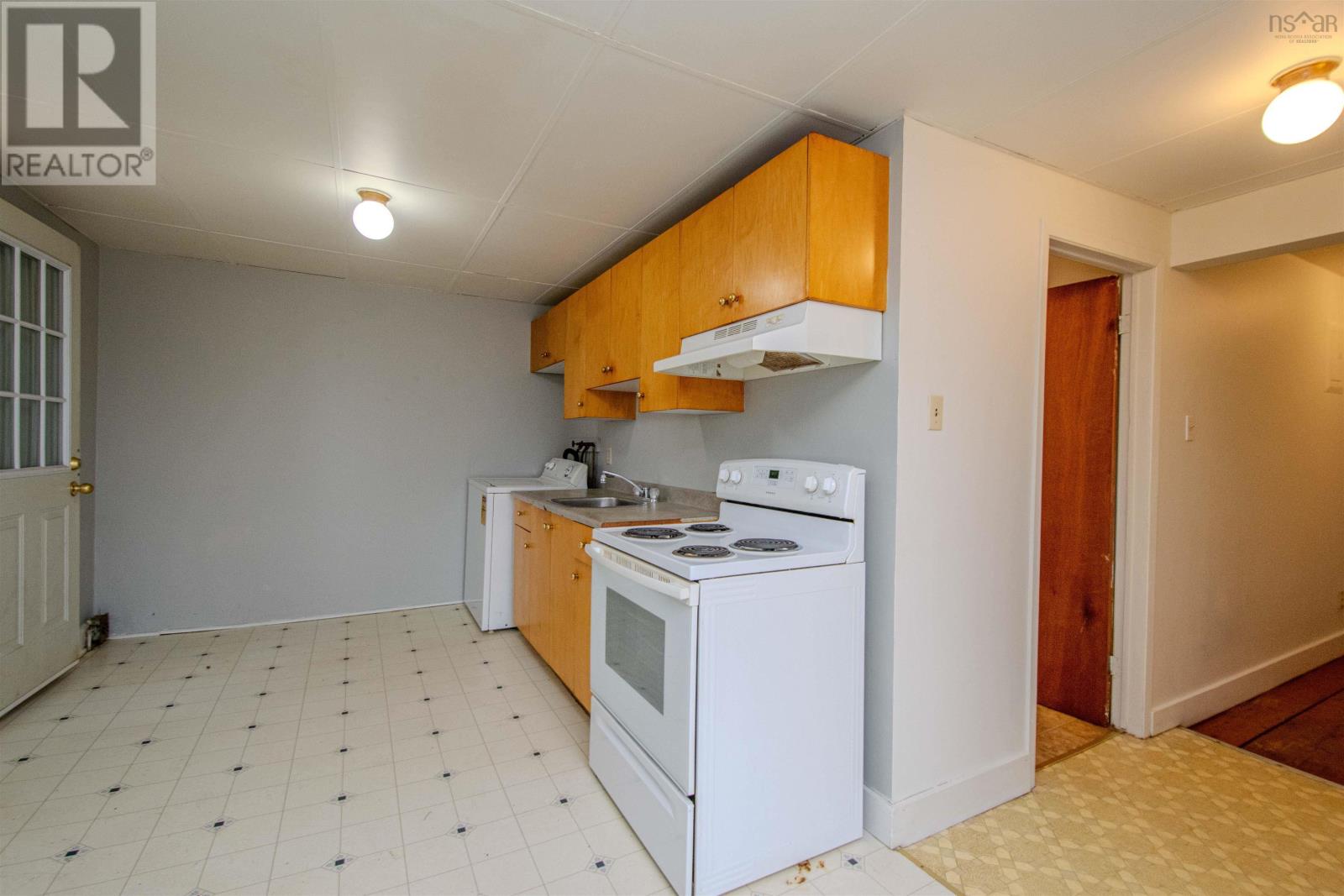 121 Young Street, Truro, Nova Scotia  B2N 3X2 - Photo 3 - 202404847