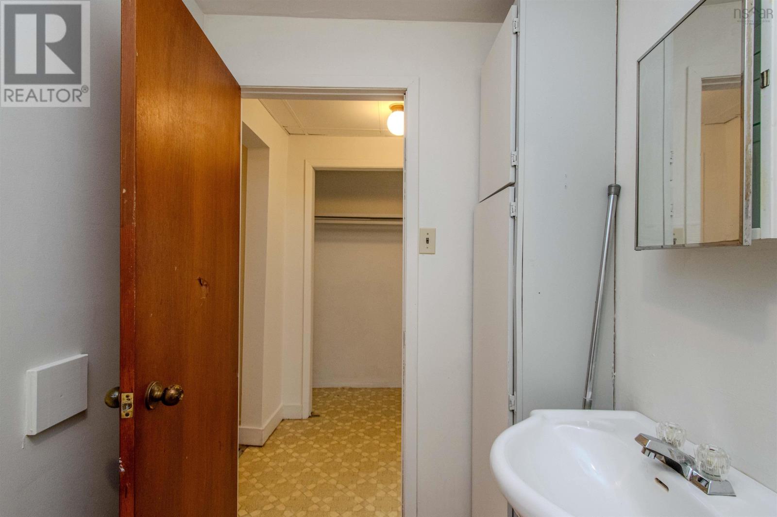 121 Young Street, Truro, Nova Scotia  B2N 3X2 - Photo 8 - 202404847
