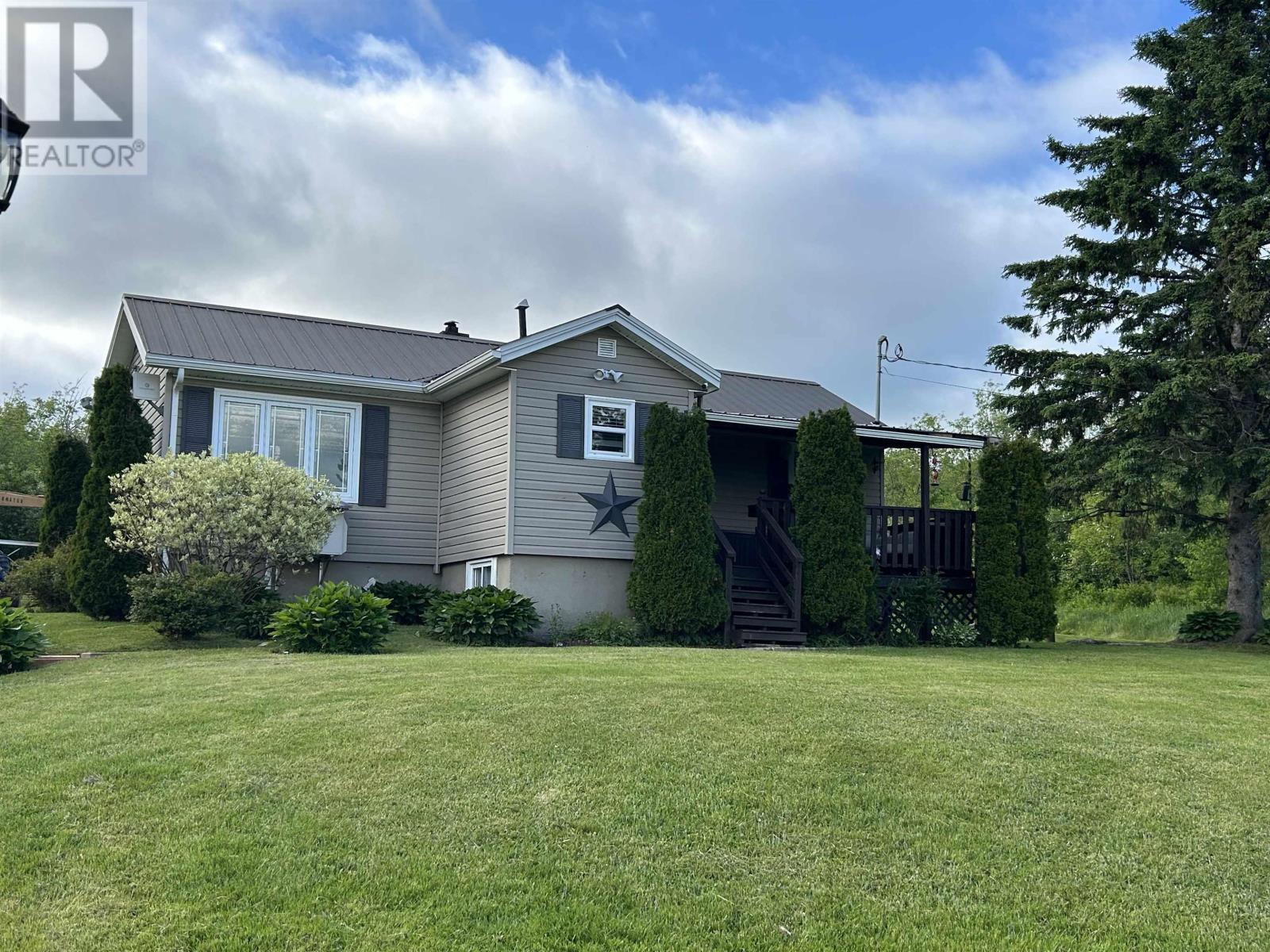 1091 Hunter Road, West Wentworth, Nova Scotia  B0M 1Z0 - Photo 2 - 202404852