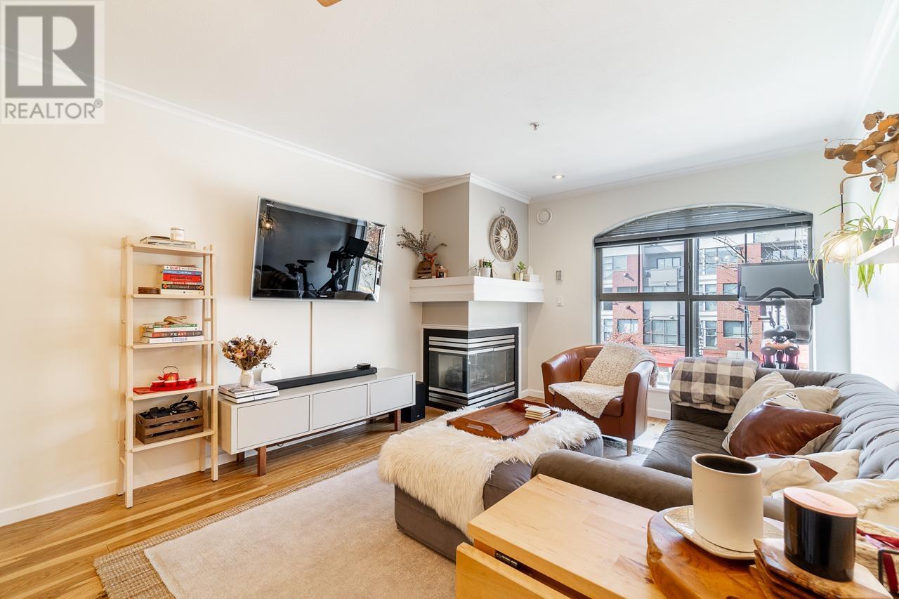 208 332 Lonsdale Avenue, North Vancouver, British Columbia  V7M 3M5 - Photo 3 - R2860331