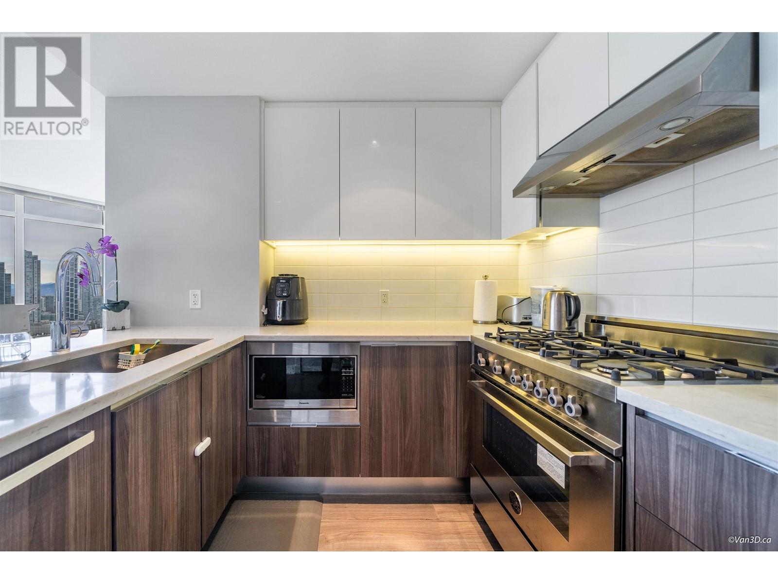 3203 4900 Lennox Lane, Burnaby, British Columbia  V5H 0G9 - Photo 3 - R2860351