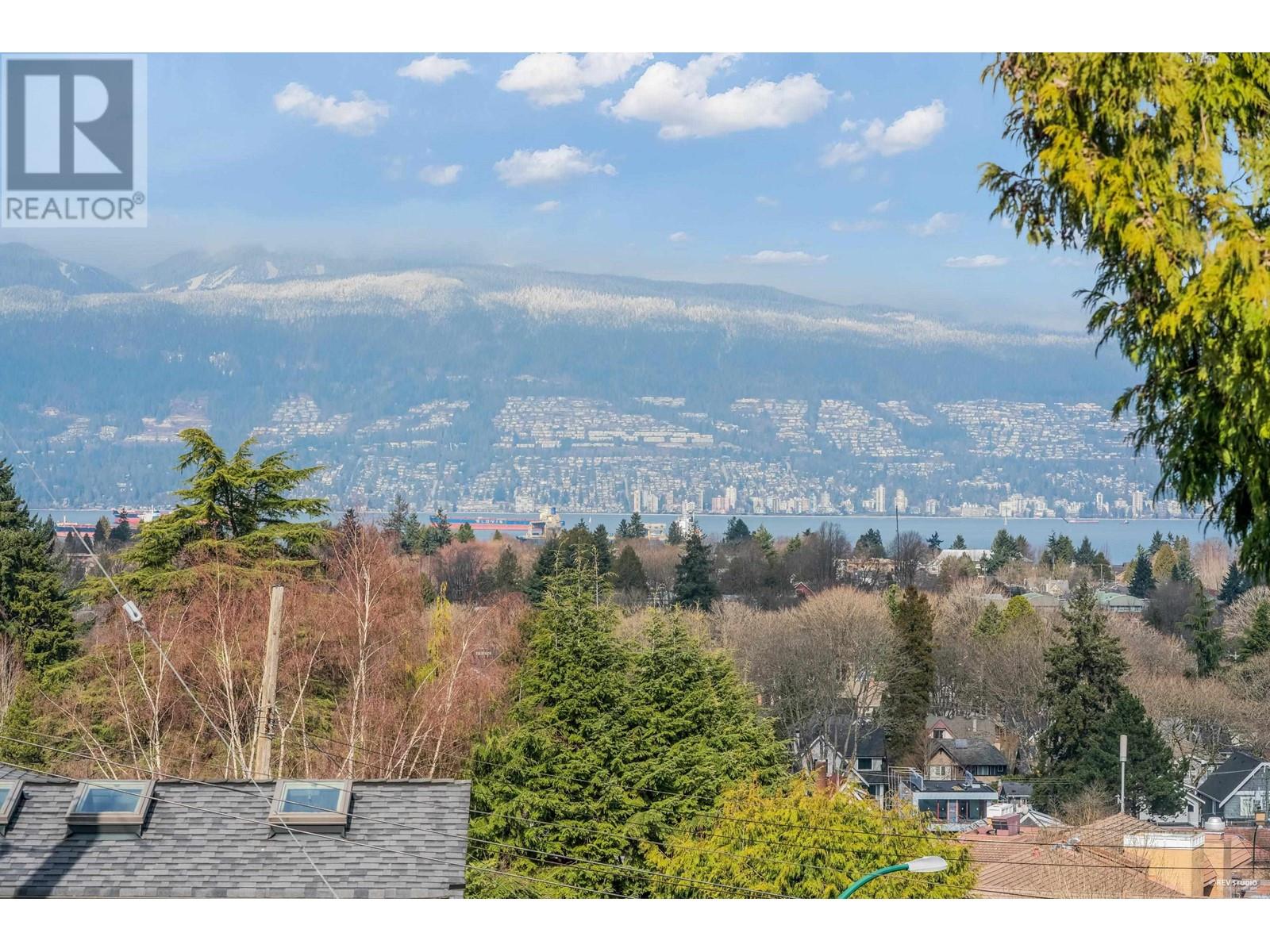 Listing Picture 31 of 33 : 3309 W 19TH AVENUE, Vancouver / 溫哥華 - 魯藝地產 Yvonne Lu Group - MLS Medallion Club Member
