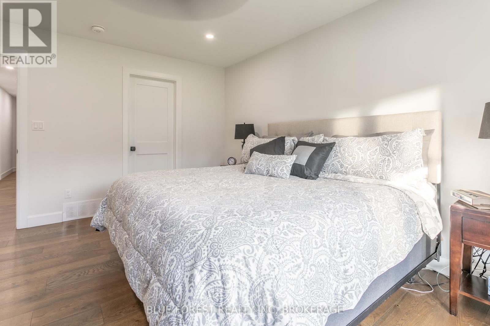 2518 Dorchester Rd, Thames Centre, Ontario  N0L 1G3 - Photo 17 - X8150516