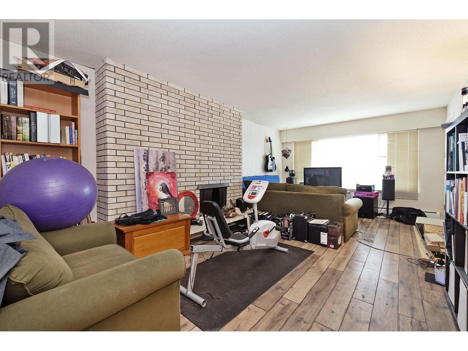 11789 Harris Road, Pitt Meadows, British Columbia  V3Y 1Y7 - Photo 2 - R2860482