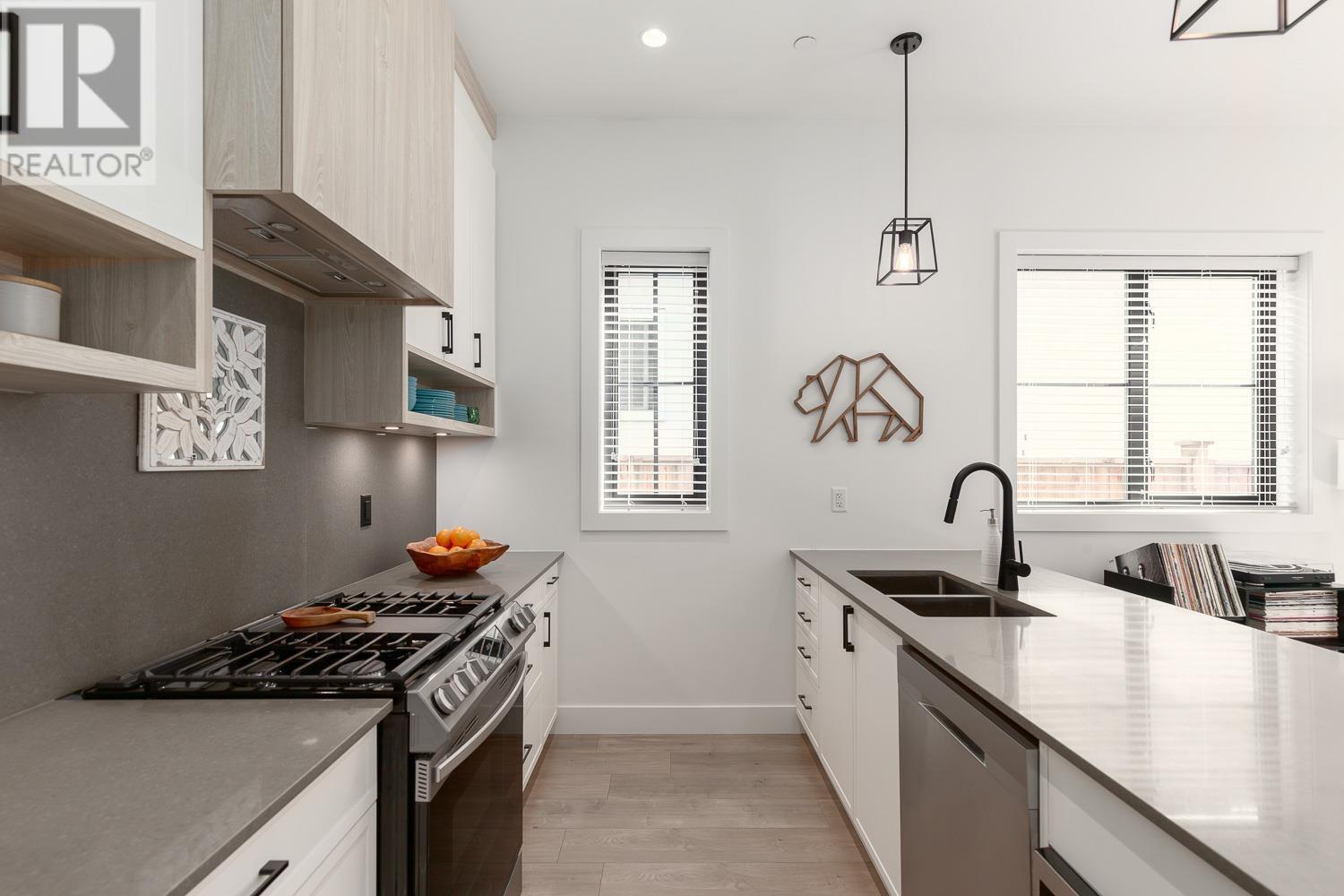 3335 Charles Street, Vancouver, British Columbia  V5K 3C3 - Photo 10 - R2860412