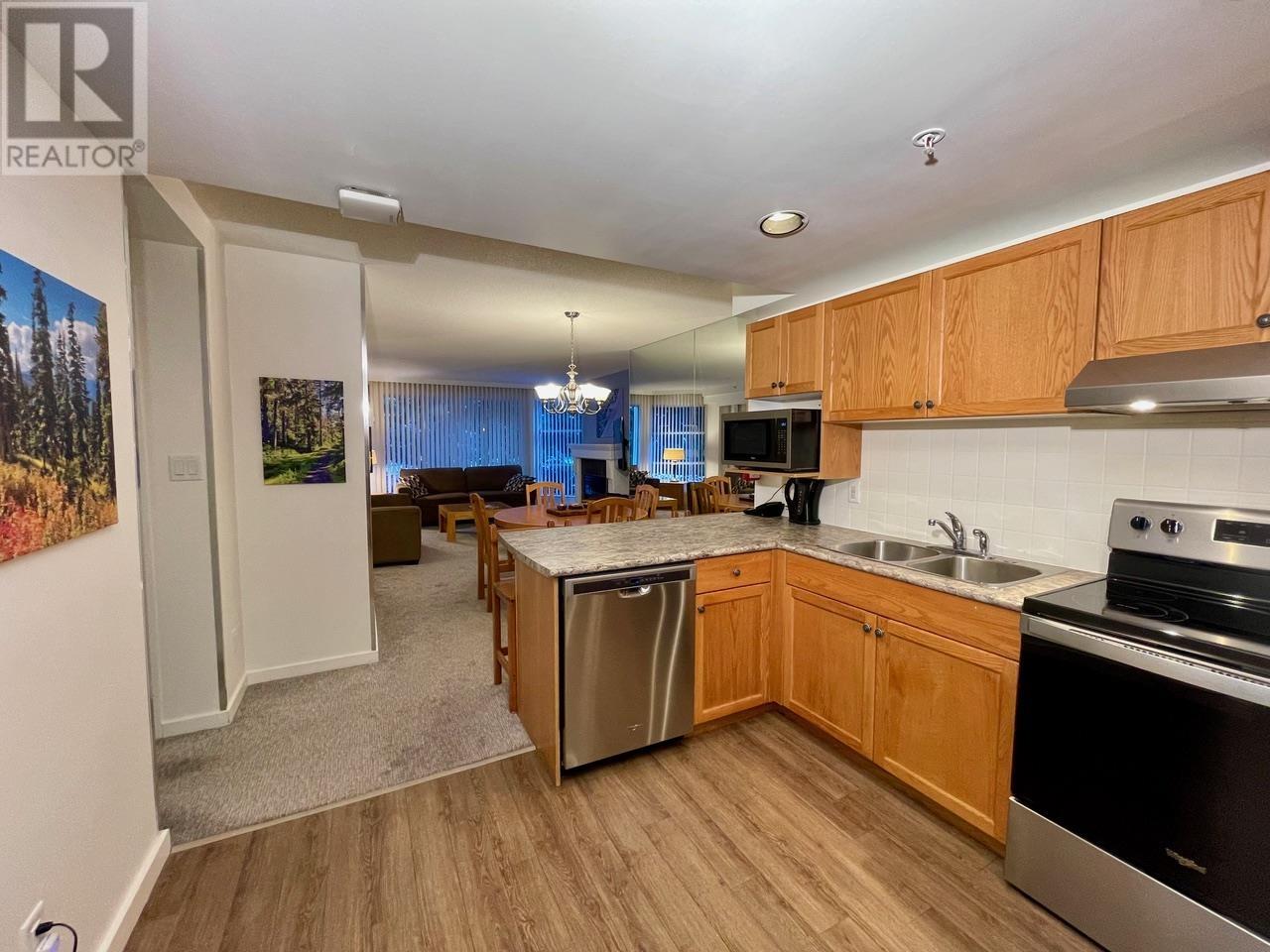 420 Wk 7/30-4910 Spearhead Place, Whistler, British Columbia  V0N 4B4 - Photo 3 - R2860449