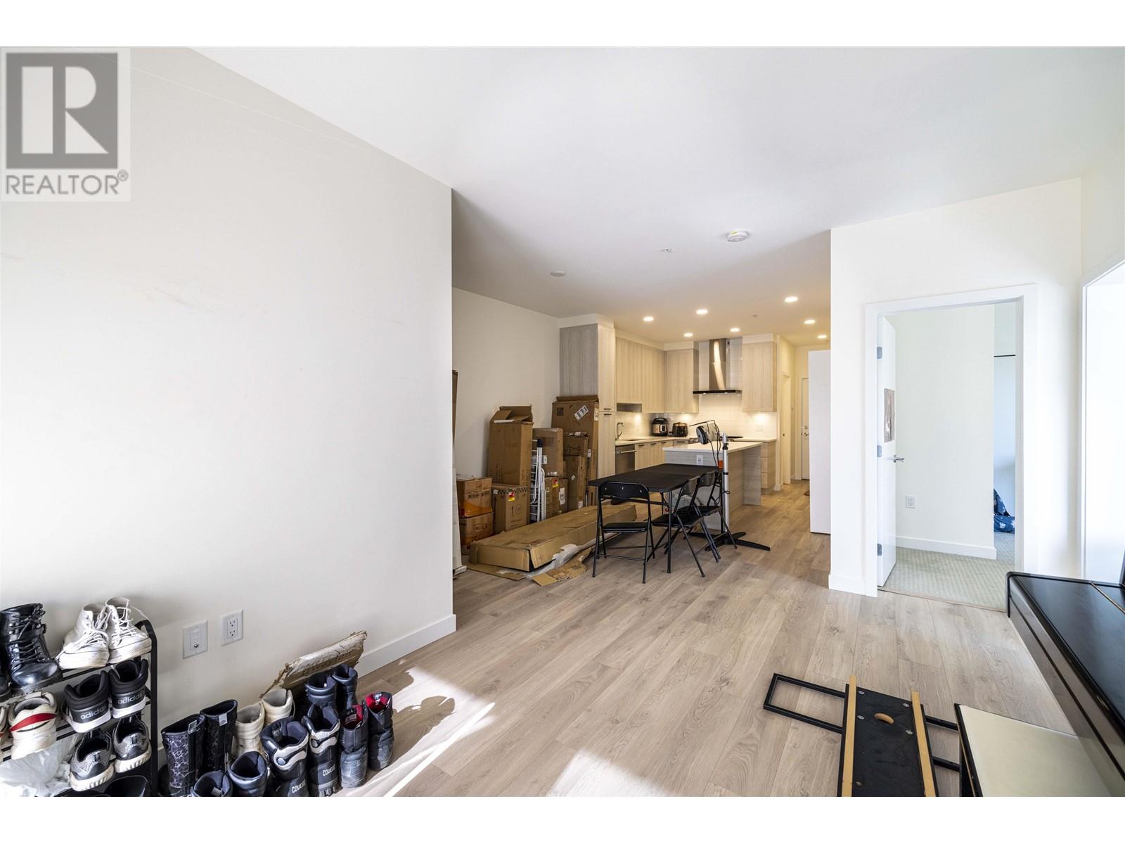 105 7169 14th Avenue, Burnaby, British Columbia  V3N 0H6 - Photo 14 - R2860455