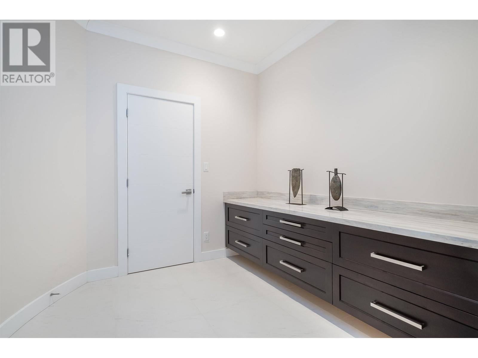 231 Kensington Crescent, North Vancouver, British Columbia  V7N 2S6 - Photo 28 - R2860469