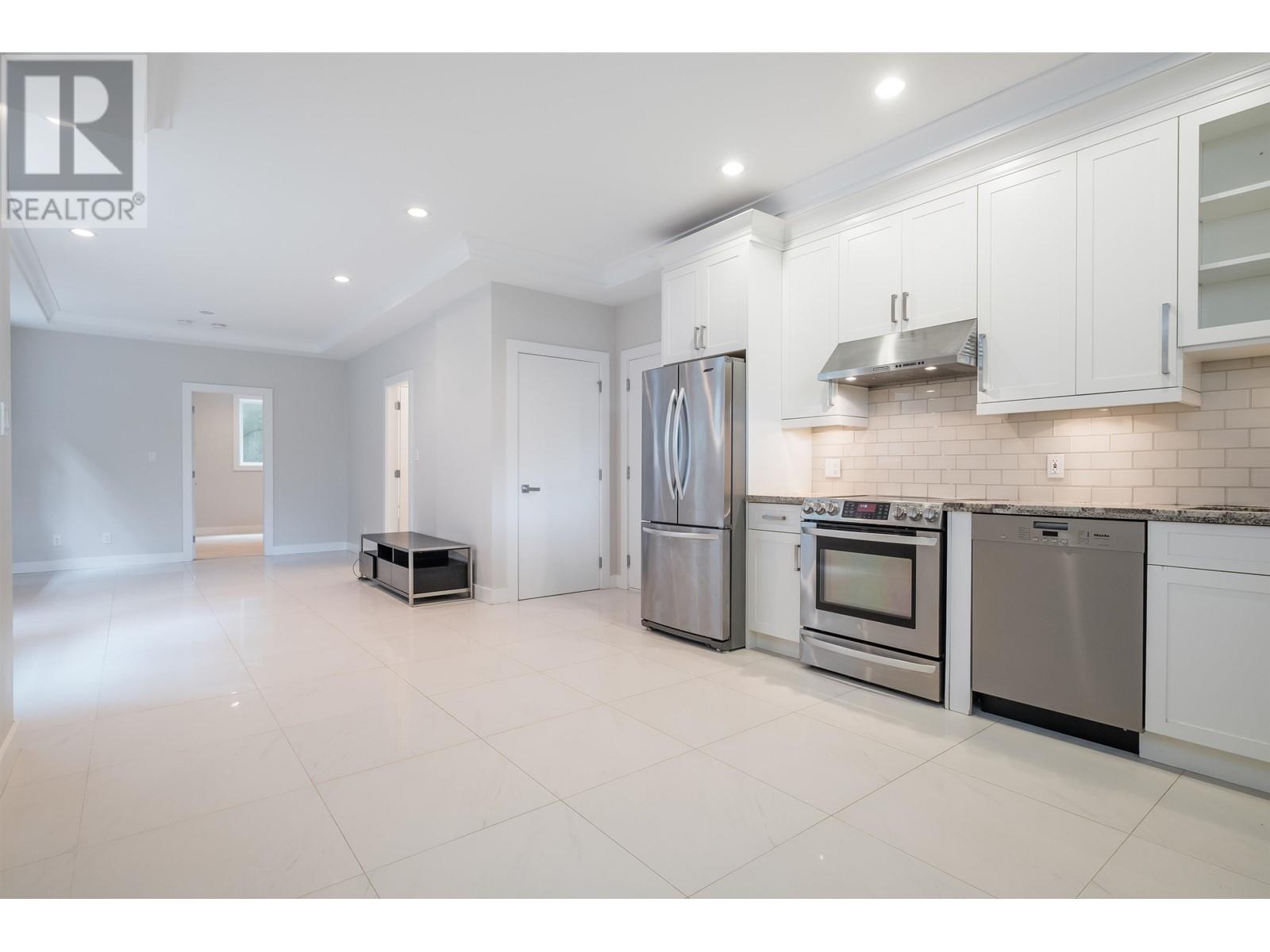 231 Kensington Crescent, North Vancouver, British Columbia  V7N 2S6 - Photo 33 - R2860469