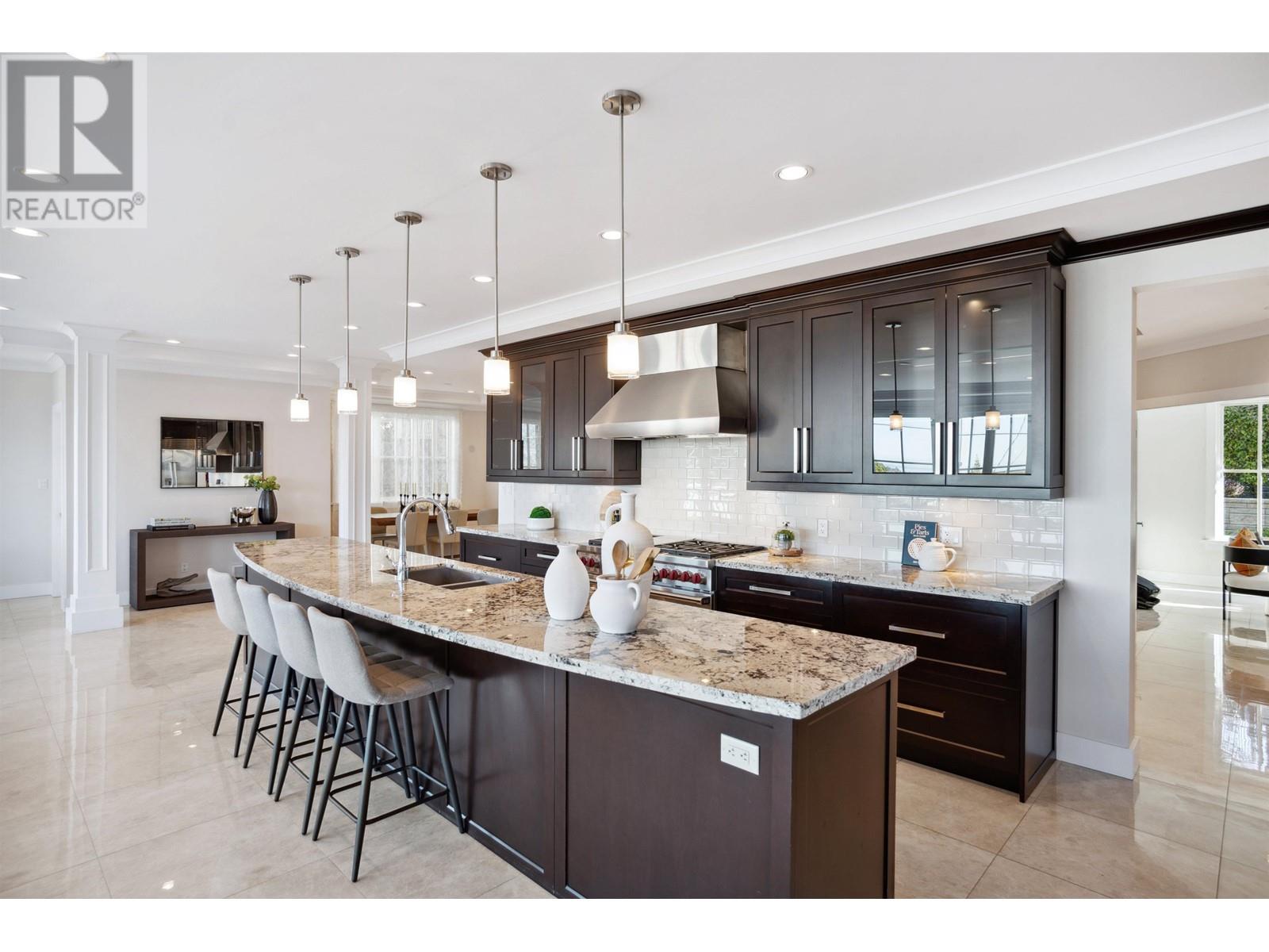 231 Kensington Crescent, North Vancouver, British Columbia  V7N 2S6 - Photo 9 - R2860469