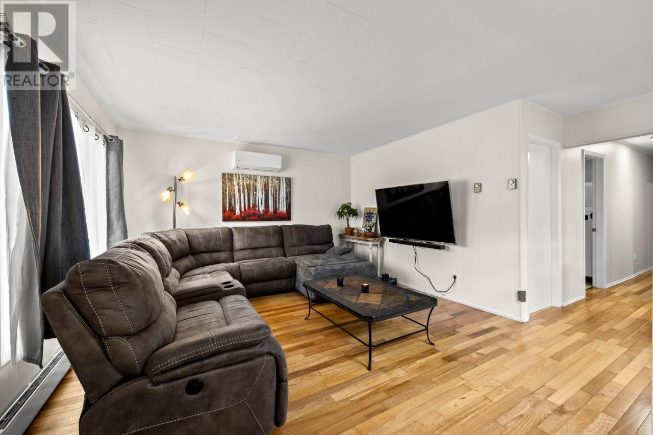 1037 Hillside Ave, Chase, British Columbia  V0E 1M0 - Photo 11 - 177283