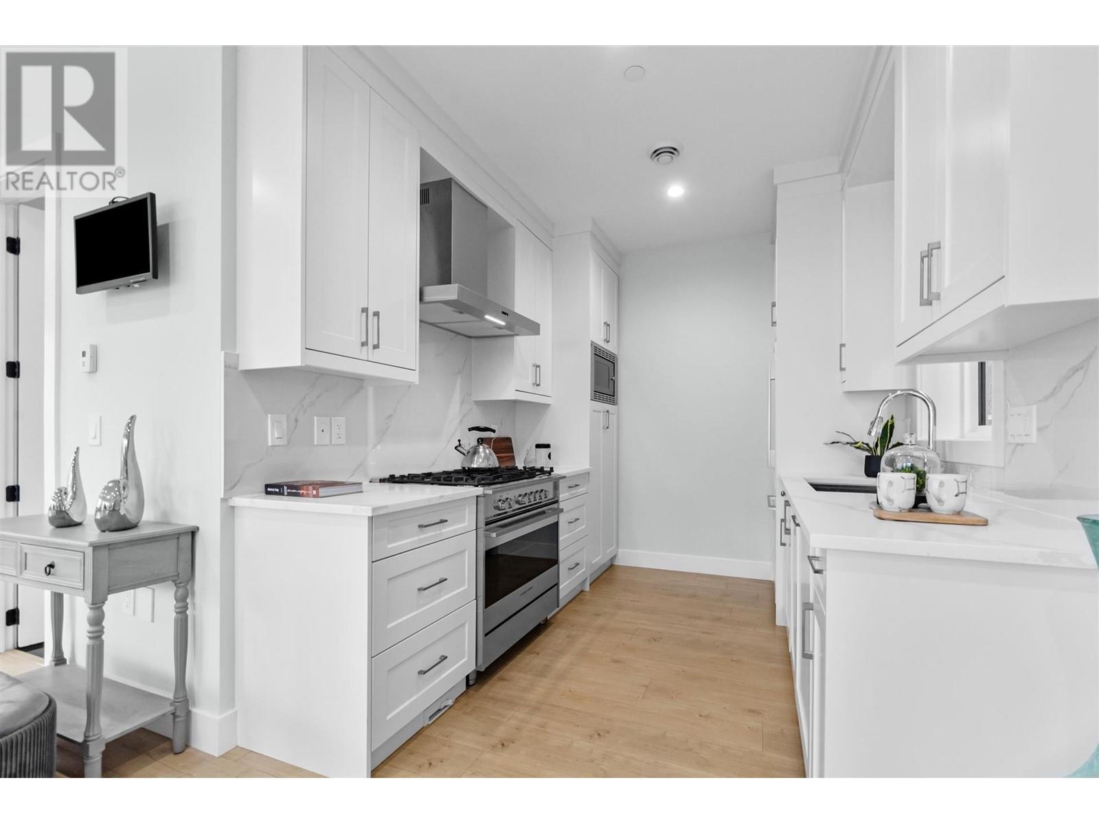 3485 Turner Street, Vancouver, British Columbia  V5K 2H8 - Photo 6 - R2860260