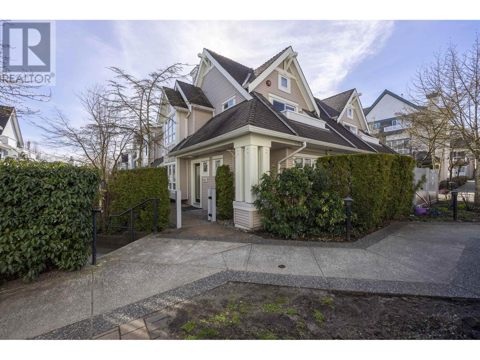 7405 Magnolia Terrace, Burnaby, British Columbia  V5E 4K8 - Photo 1 - R2860563