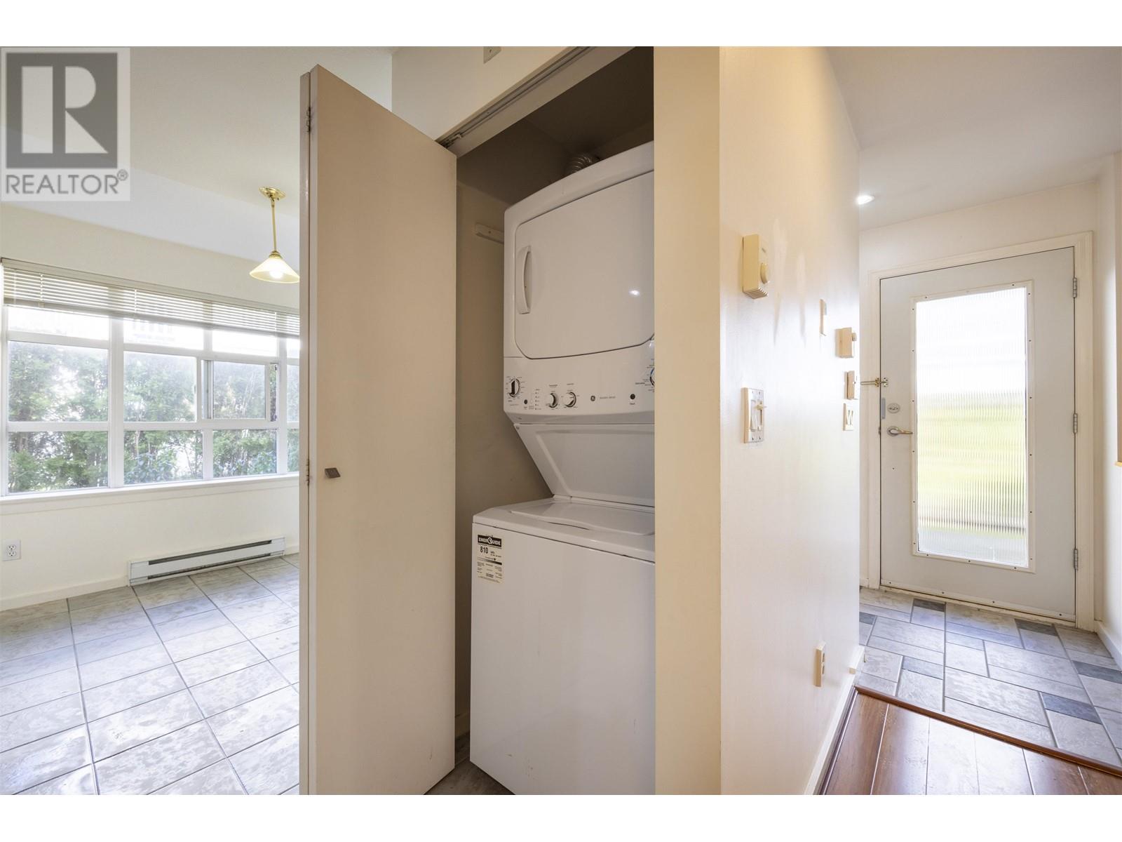 7405 Magnolia Terrace, Burnaby, British Columbia  V5E 4K8 - Photo 23 - R2860563
