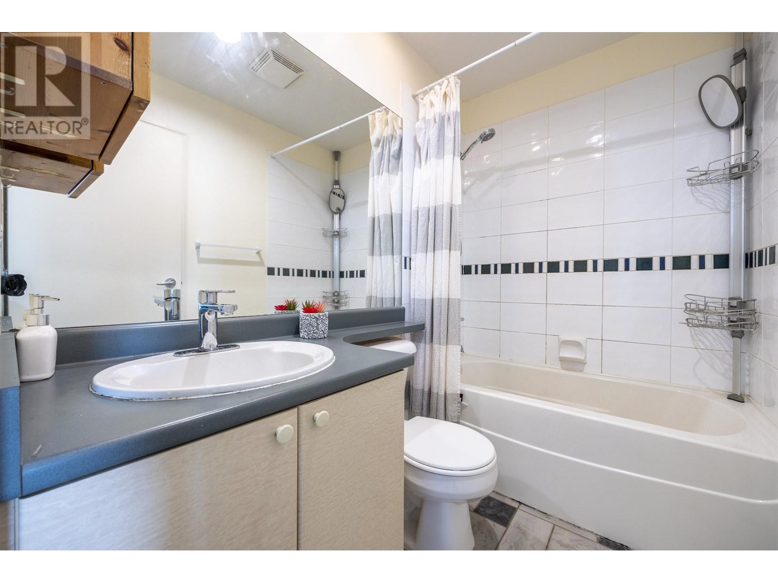 7405 Magnolia Terrace, Burnaby, British Columbia  V5E 4K8 - Photo 28 - R2860563