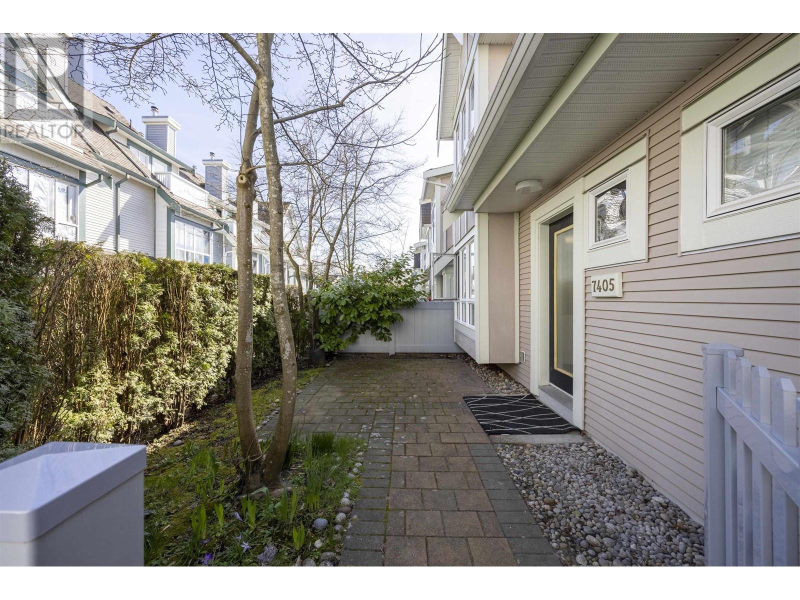 7405 Magnolia Terrace, Burnaby, British Columbia  V5E 4K8 - Photo 5 - R2860563