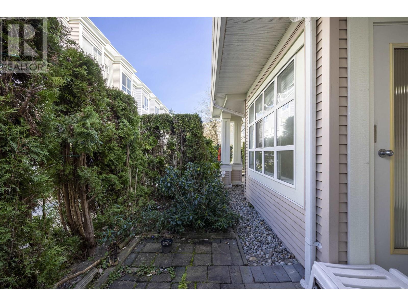 7405 Magnolia Terrace, Burnaby, British Columbia  V5E 4K8 - Photo 6 - R2860563