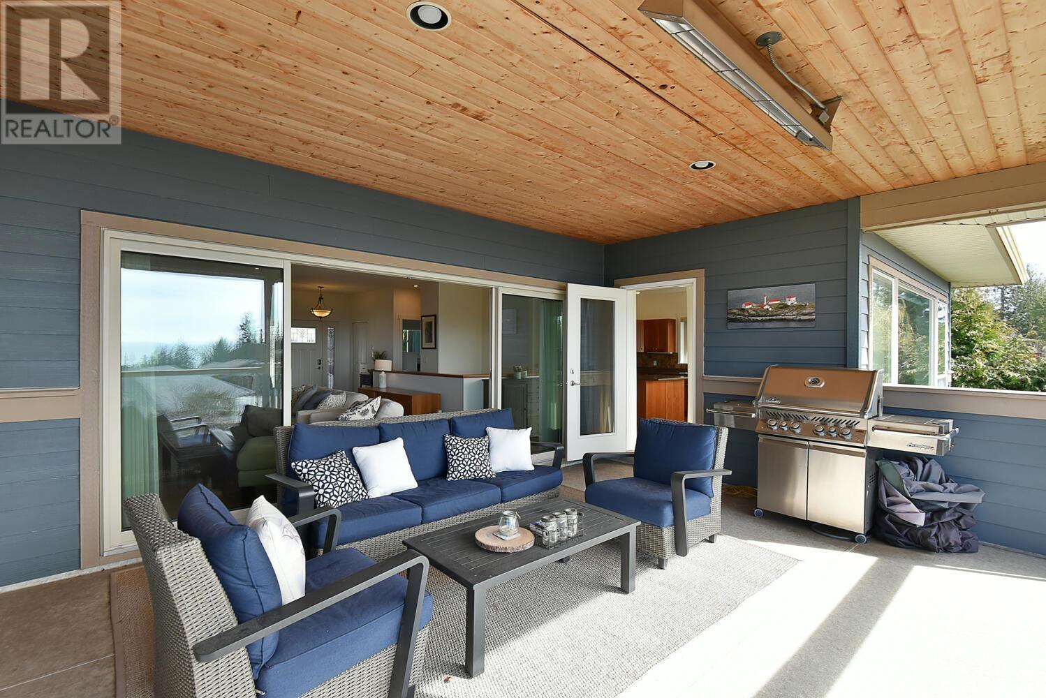 6383 Picadilly Place, Sechelt, British Columbia  V7Z 0N9 - Photo 10 - R2860565