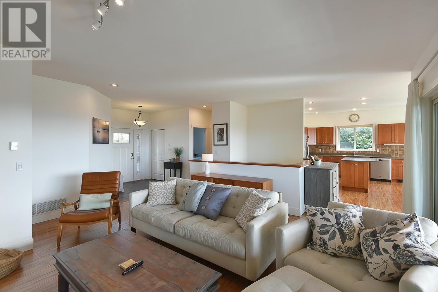 6383 Picadilly Place, Sechelt, British Columbia  V7Z 0N9 - Photo 11 - R2860565