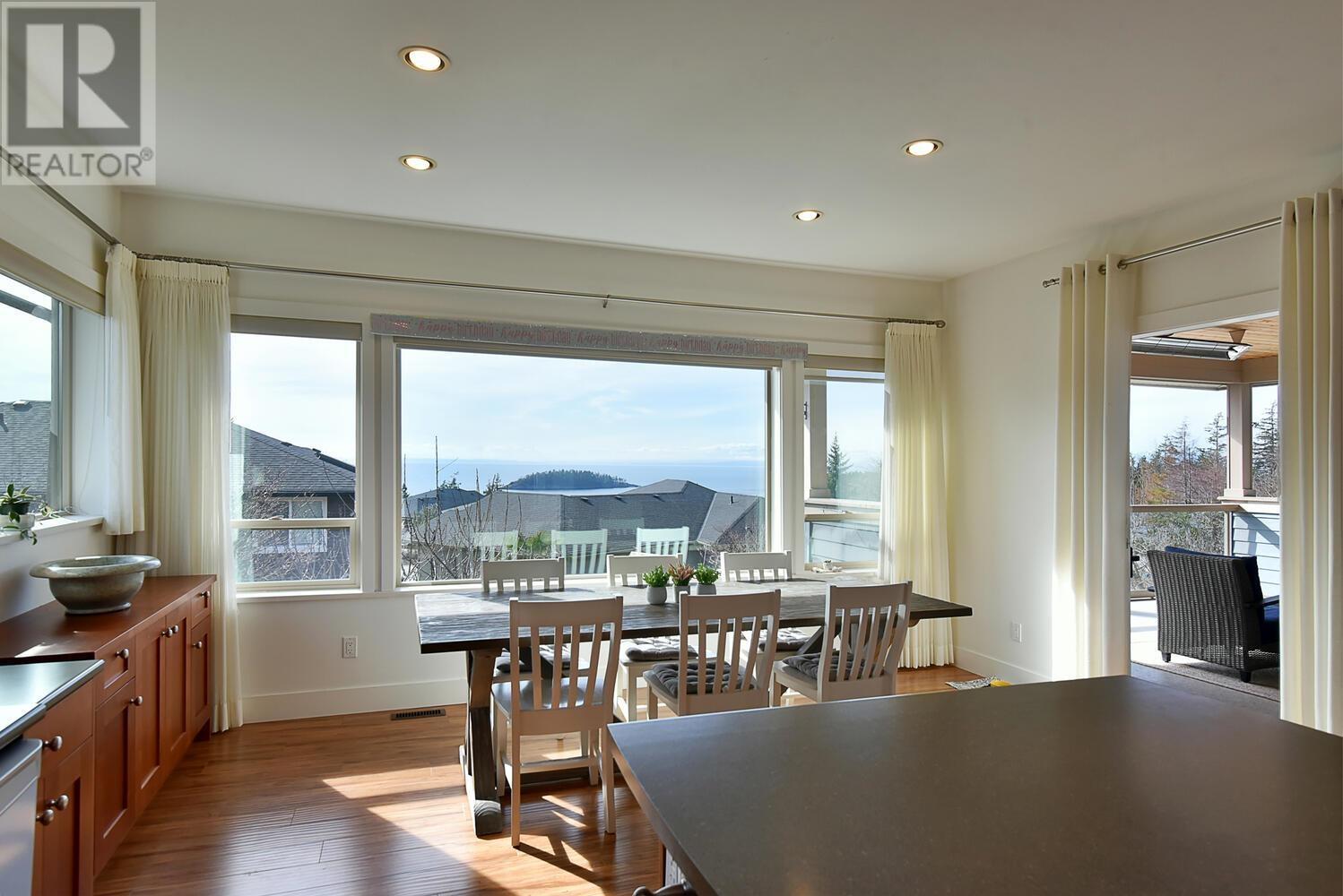 6383 Picadilly Place, Sechelt, British Columbia  V7Z 0N9 - Photo 13 - R2860565